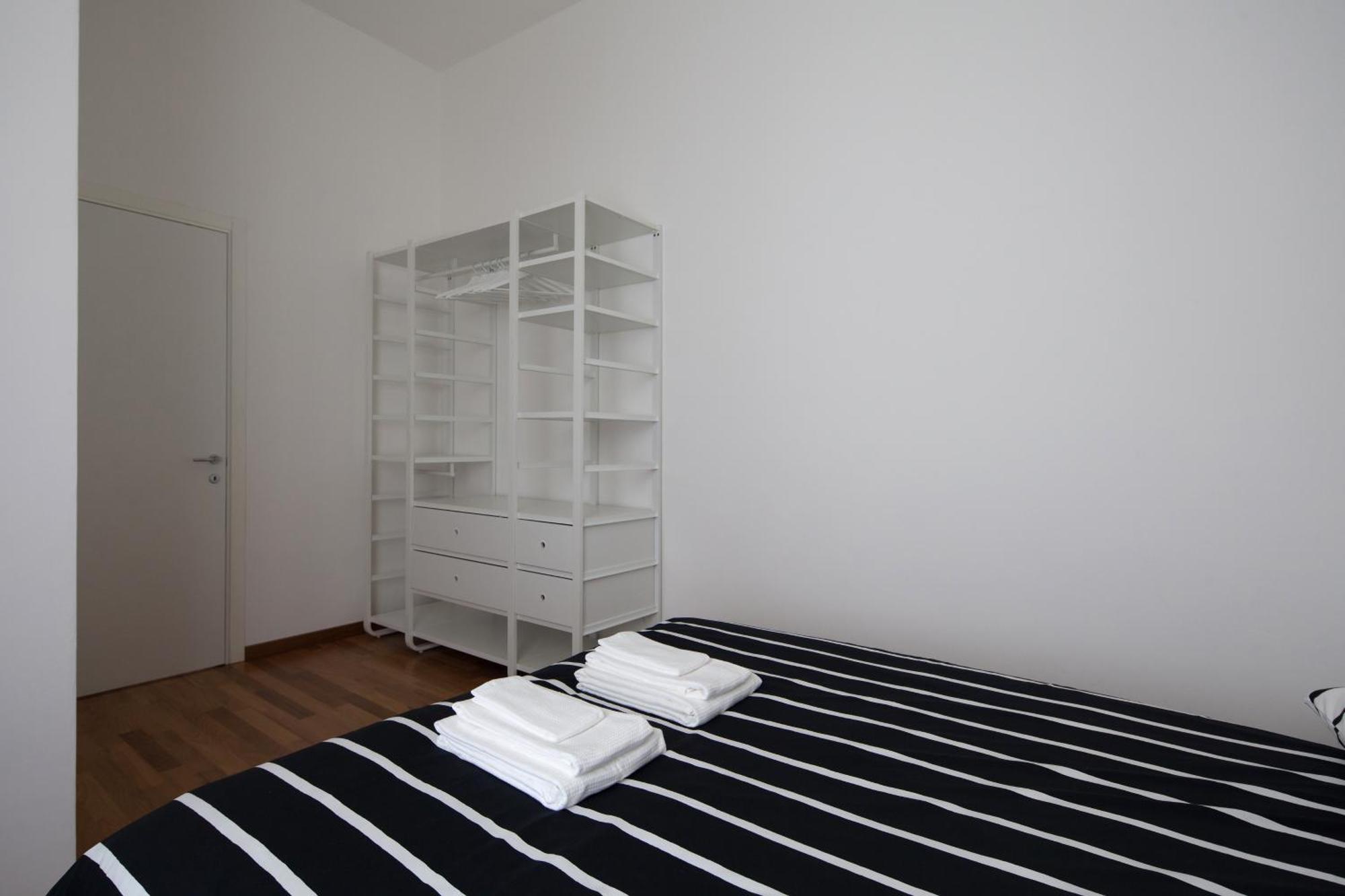 Cv5 - La Spezia City Center - Wide Modern Apartment Walking Distance To The Station To Cinque Terre - Big Terrace On The Roofs Kültér fotó