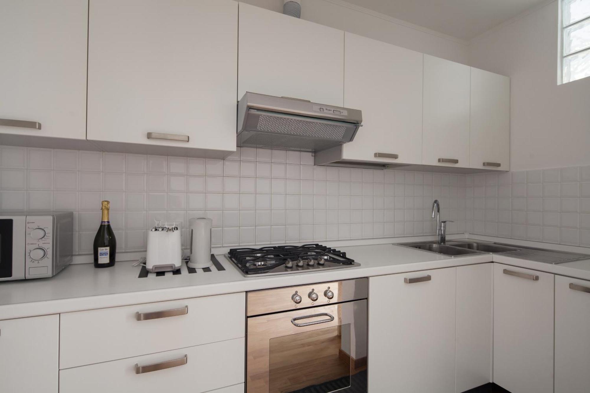 Cv5 - La Spezia City Center - Wide Modern Apartment Walking Distance To The Station To Cinque Terre - Big Terrace On The Roofs Kültér fotó