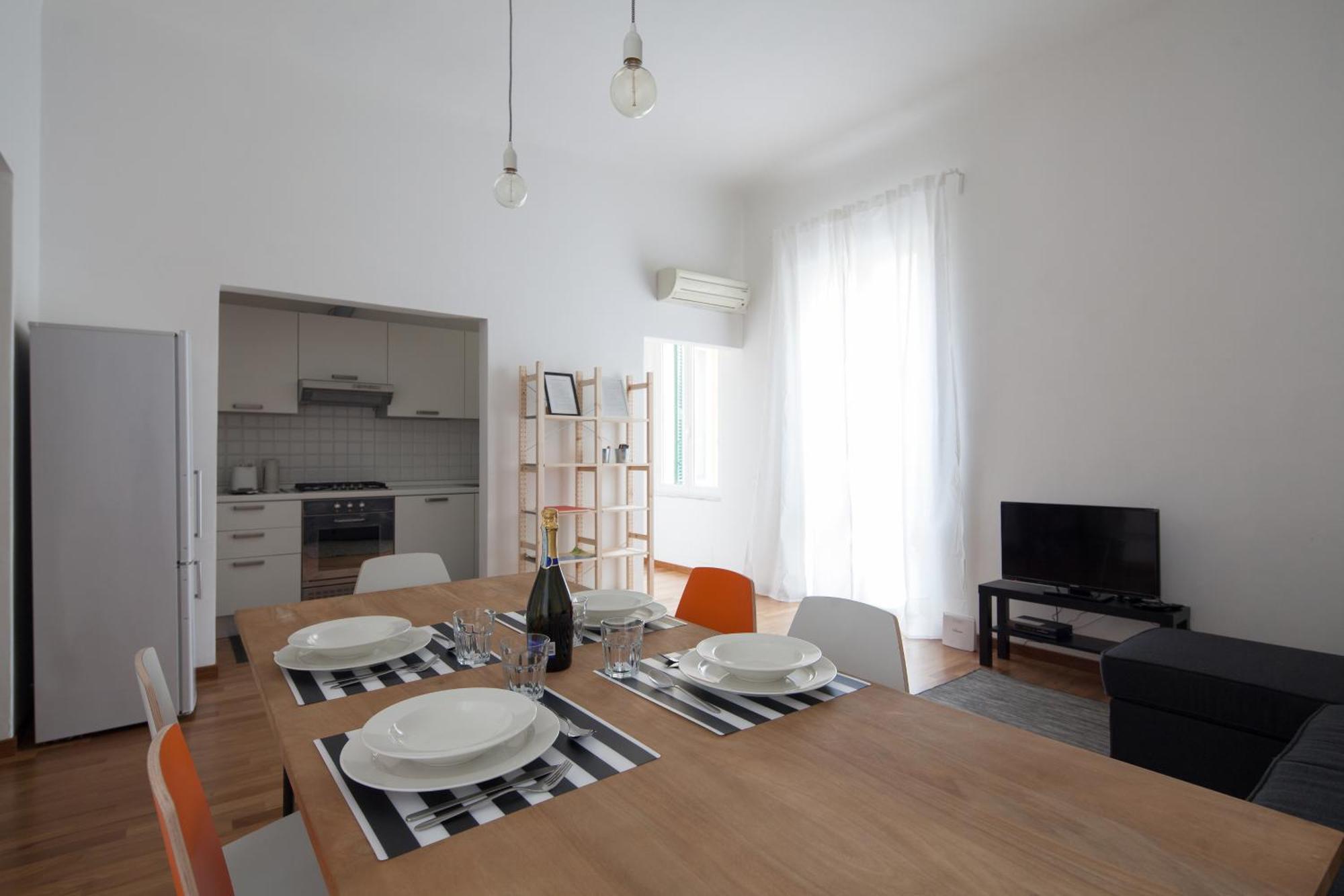 Cv5 - La Spezia City Center - Wide Modern Apartment Walking Distance To The Station To Cinque Terre - Big Terrace On The Roofs Kültér fotó